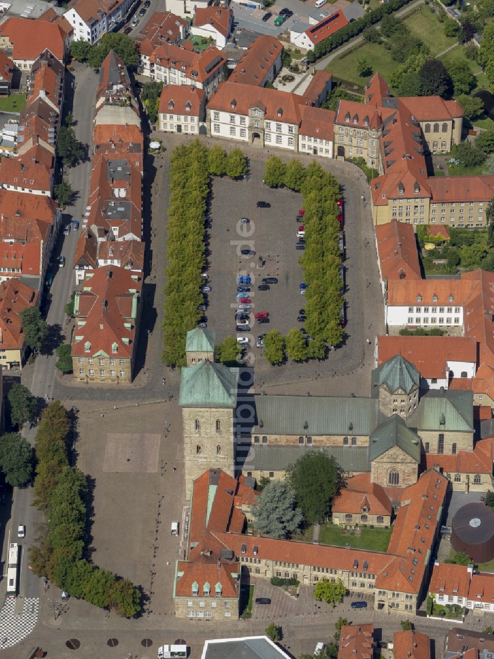 Osnabrück von oben - Stadtansicht vom Altstadtzentrum mit dem Dom St. Peter am Domplatz Osnabrück im Bundesland Niedersachsen