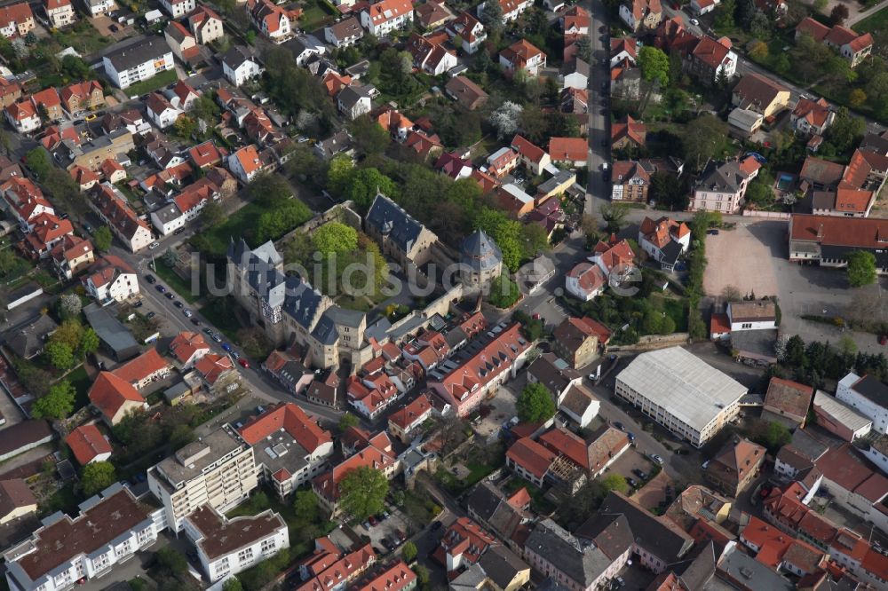 Luftbild Alzey - Stadtansicht von Alzey mit dem Gebäude des Amtsgericht in der Schlossgasseim Bundesland Rheinland-Pfalz