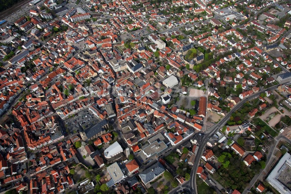 Alzey von oben - Stadtansicht von Alzey im Bundesland Rheinland-Pfalz