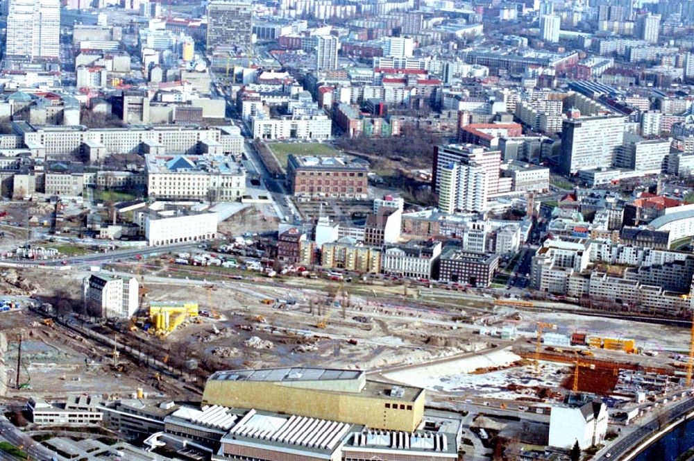 Luftbild Berlin - Stadtansicht vom Baufeld an der ehemaligen Mauer am Potsdamer Platz in Berlin