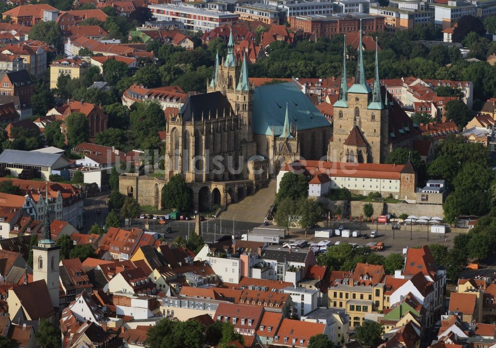 Luftbild Erfurt - Stadtansicht über die St. Severikirche und den Erfurter Dom in der Landeshauptstadt von Thüringen