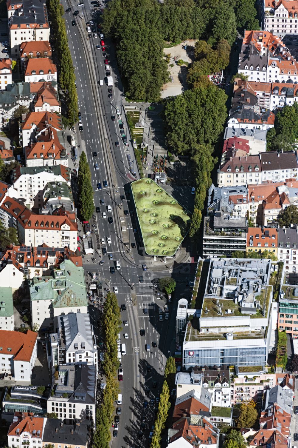 München von oben - Stadtansicht des Bereiches um die Münchner Freiheit im Stadtteil Schwabing in München im Bundesland Bayern