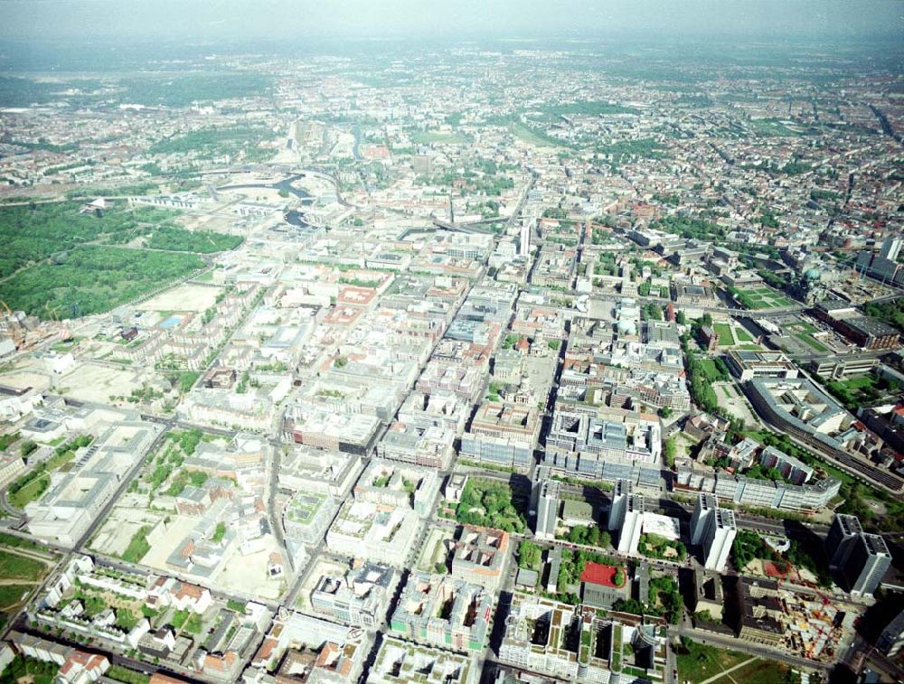 Berlin aus der Vogelperspektive: Stadtansicht Berlin - Mitte im Bereich der Leipziger Straße / Friedrichstraße.