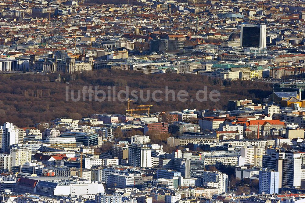 Luftbild Berlin - Stadtansicht Berlin - Tiergarten mit dem Botschafts- Viertel an der Tiergartenstraße