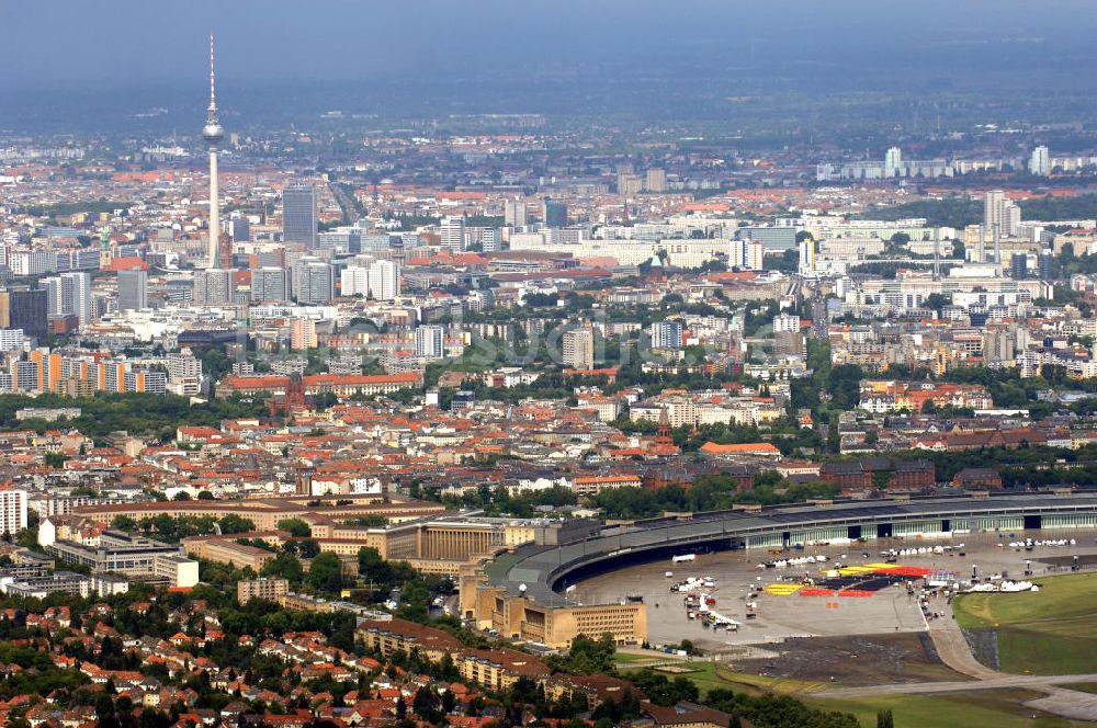 Luftaufnahme Berlin - Stadtansicht der Berliner Bezirke Tempelhof und Mitte