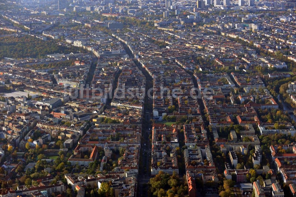 Luftbild Berlin - Stadtansicht mit Blick über den Stadtteil Neukölln entlang der Sonnenallee und Karl-Marx-Straße in Berlin