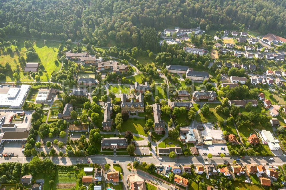 Marsberg aus der Vogelperspektive: Stadtansicht mit Blick auf das Gelände des St. Johannes Stift in Marsberg in Nordrhein-Westfalen