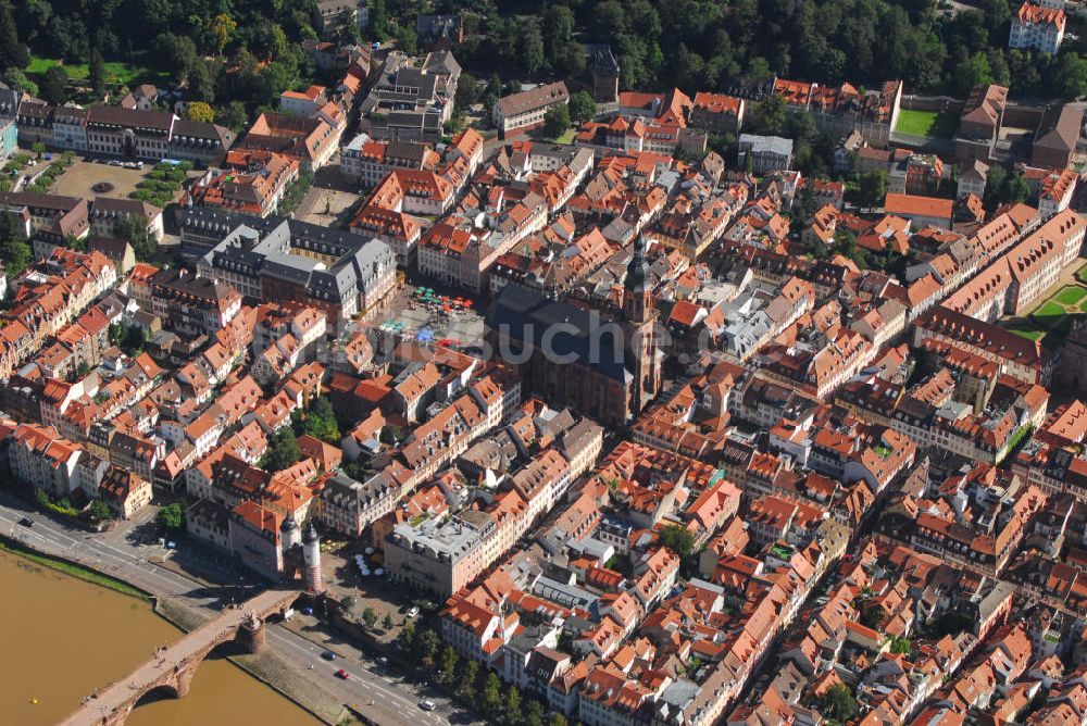 Heidelberg aus der Vogelperspektive: Stadtansicht mit Blick auf die Heiliggeistkirche in Heidelberg