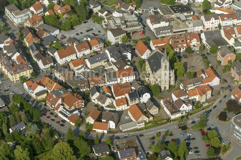 Luftbild Marsberg - Stadtansicht mit Blick auf die St. Magnuskirche in Marsberg in Nordrhein-Westfalen 