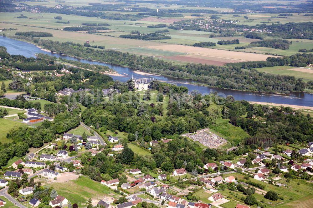 Chaumont-sur-Loire aus der Vogelperspektive: Stadtansicht Chaumont-sur-Loire