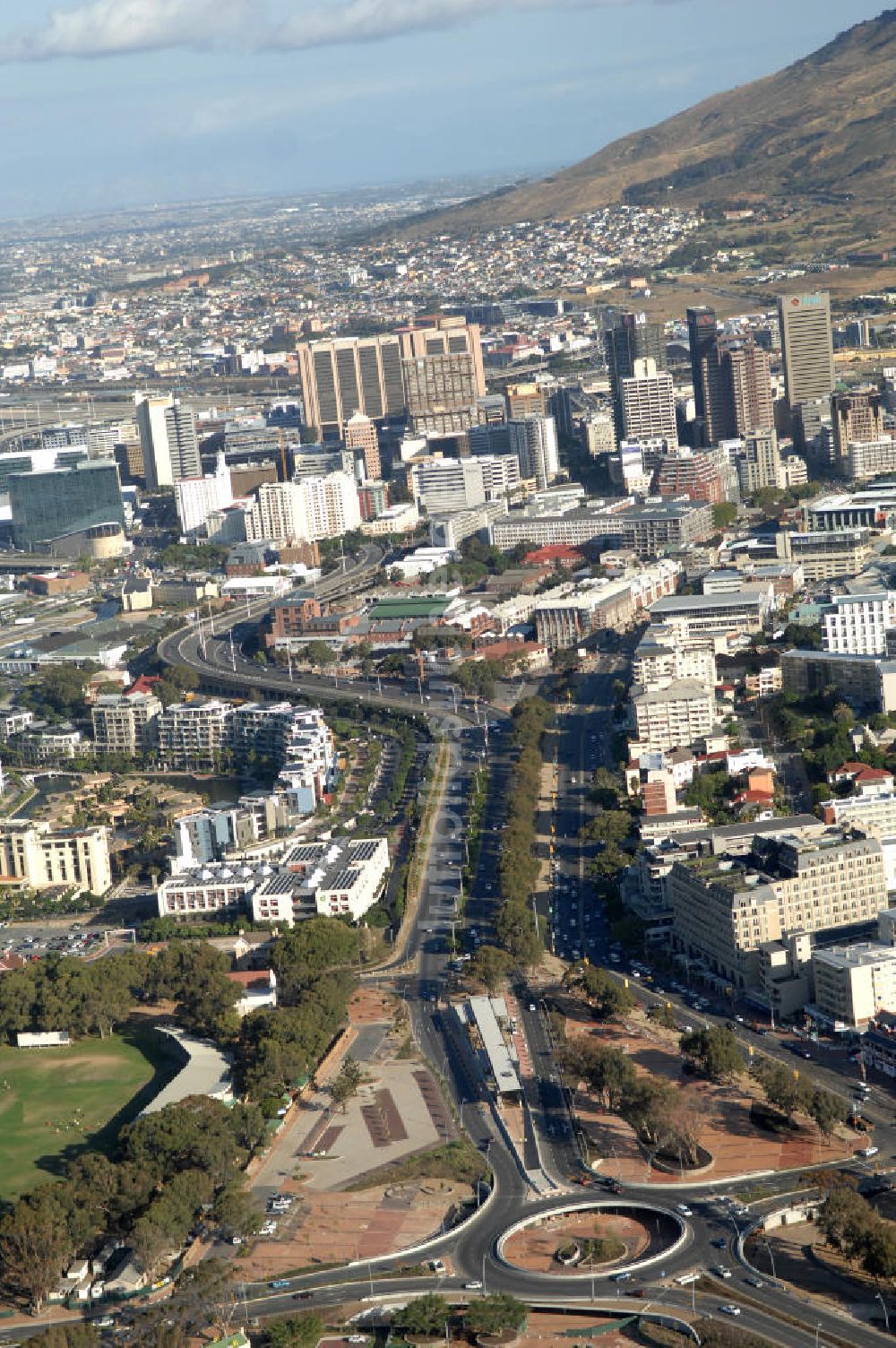 Kapstadt aus der Vogelperspektive: Stadtansicht / Cityscape Kapstadt / Cap Town in Südafrika / South Africa