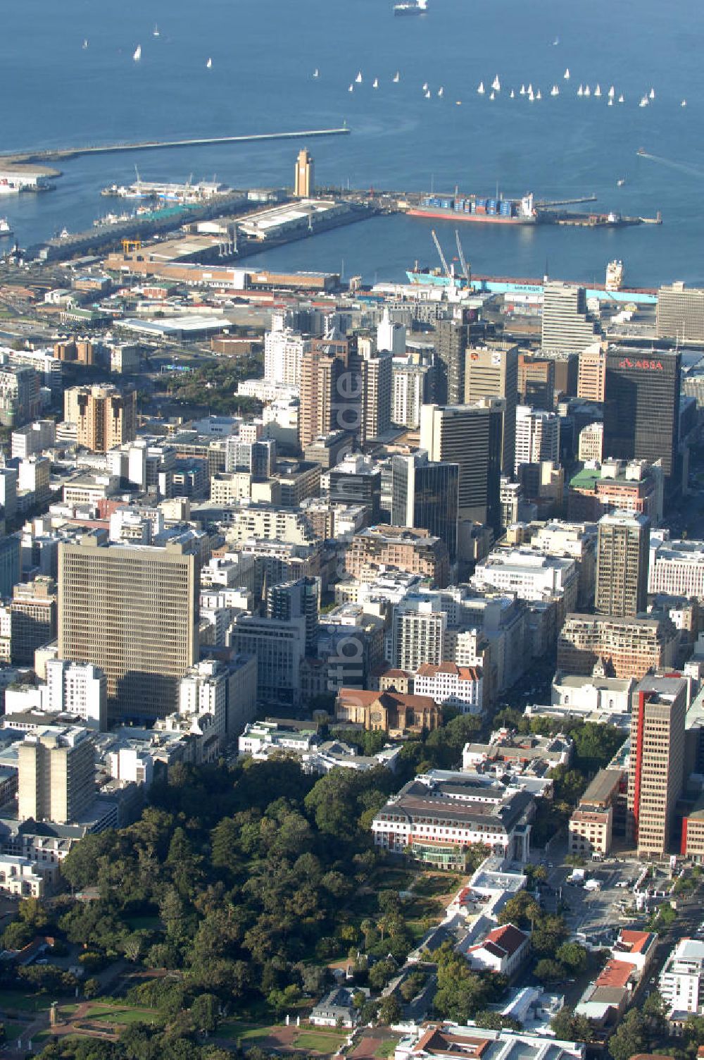 Luftaufnahme Kapstadt - Stadtansicht / Cityscape Kapstadt / Cap Town in Südafrika / South Africa