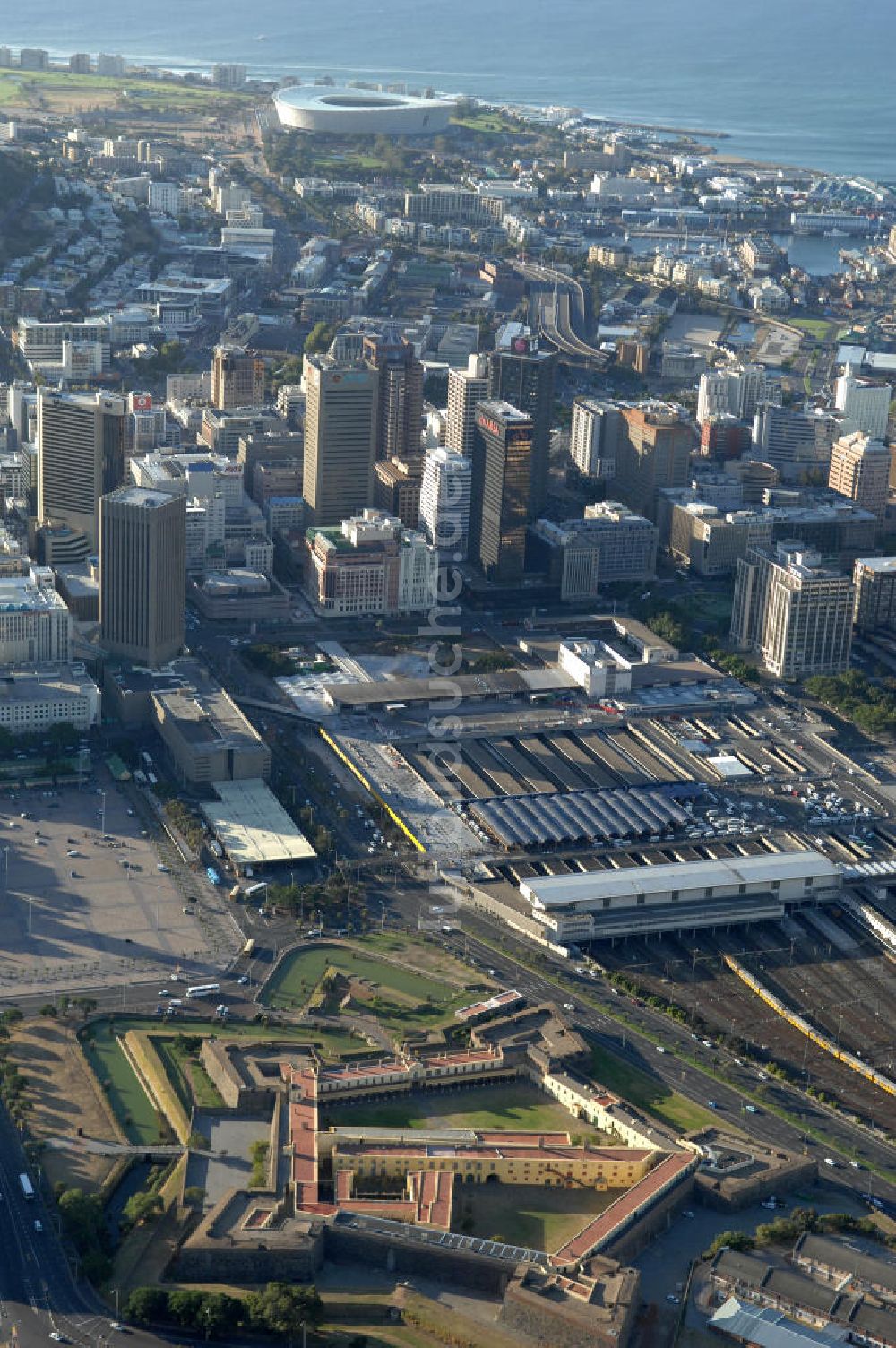 Kapstadt aus der Vogelperspektive: Stadtansicht / Cityscape Kapstadt / Cap Town in Südafrika / South Africa