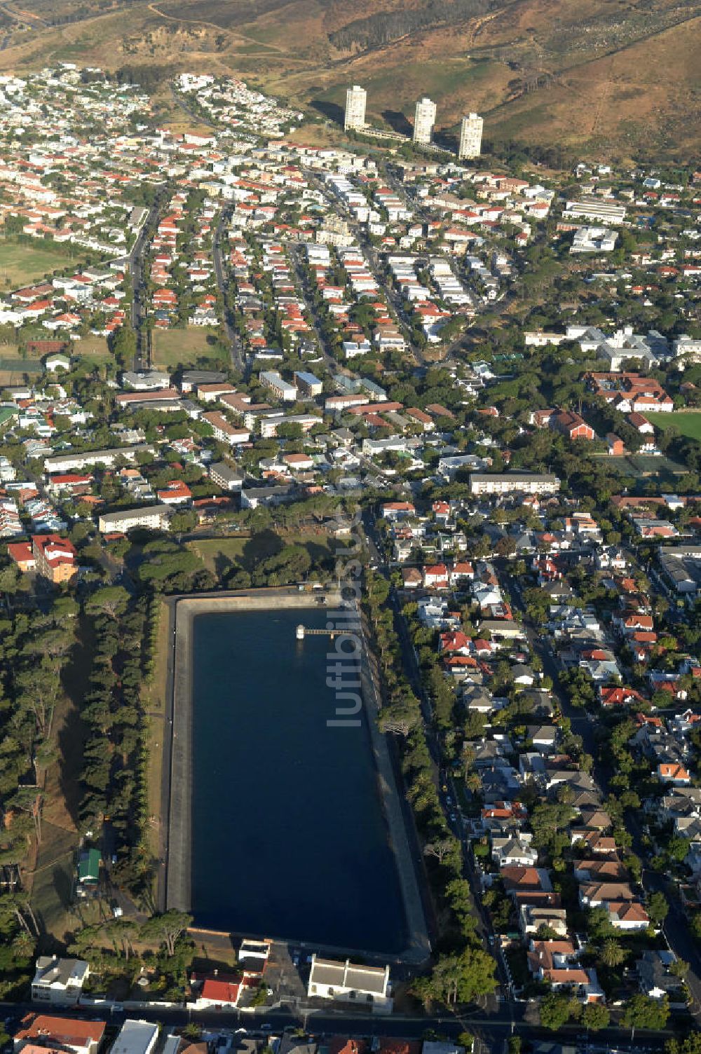 Kapstadt / Cap Town aus der Vogelperspektive: Stadtansicht / Cityscape Kapstadt / Cap Town in Südafrika / South Africa