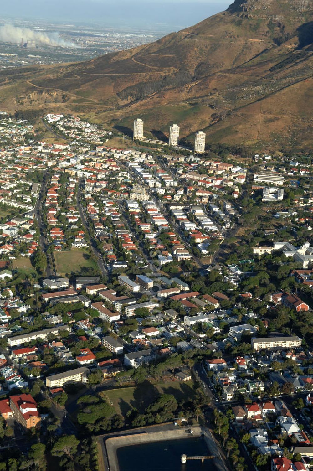 Luftbild Kapstadt / Cap Town - Stadtansicht / Cityscape Kapstadt / Cap Town in Südafrika / South Africa