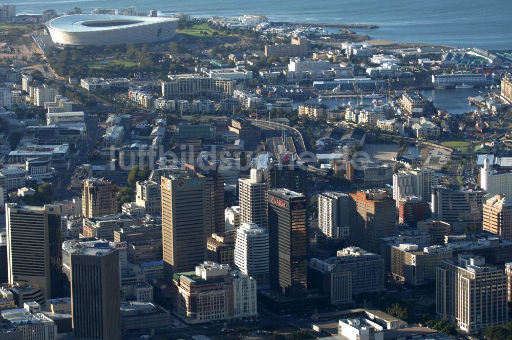 Kapstadt / Cap Town aus der Vogelperspektive: Stadtansicht / Cityscape Kapstadt / Cap Town in Südafrika / South Africa