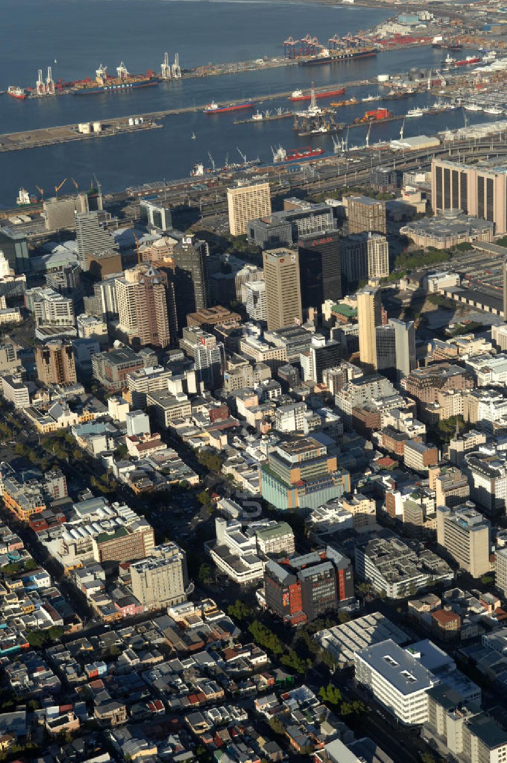 Luftaufnahme Kapstadt / Cap Town - Stadtansicht / Cityscape Kapstadt / Cap Town in Südafrika / South Africa