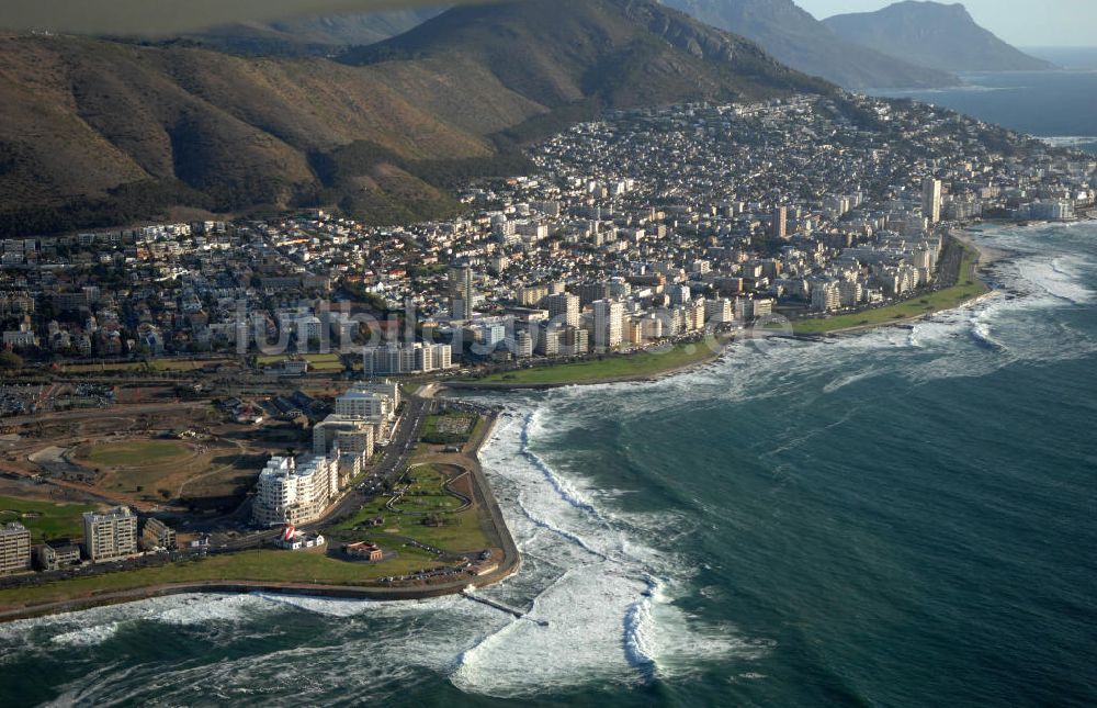 Kapstadt / Cap Town aus der Vogelperspektive: Stadtansicht / Cityscape Kapstadt / Cap Town in Südafrika / South Africa