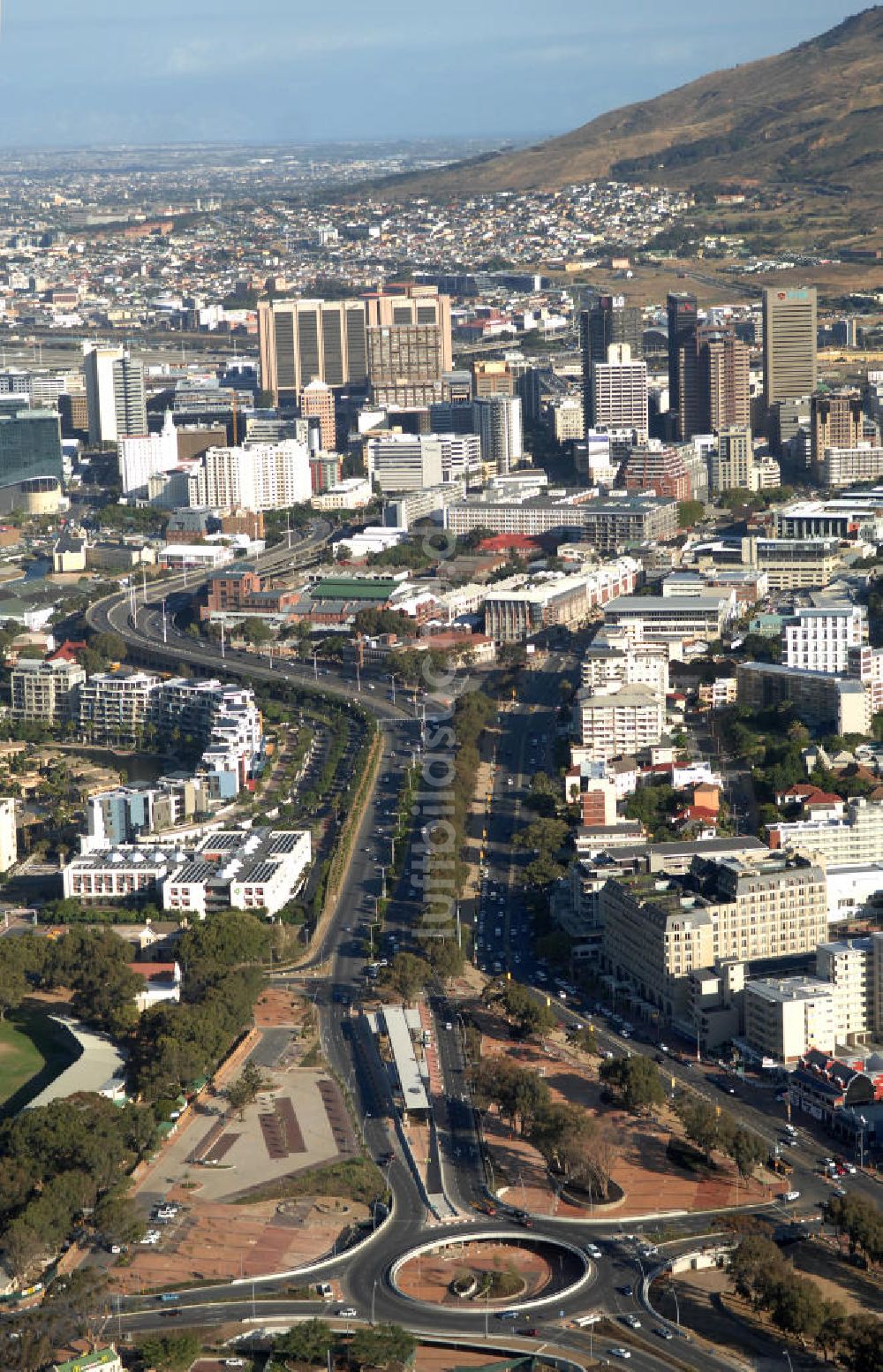 Luftbild Kapstadt / Cap Town - Stadtansicht / Cityscape Kapstadt / Cap Town in Südafrika / South Africa