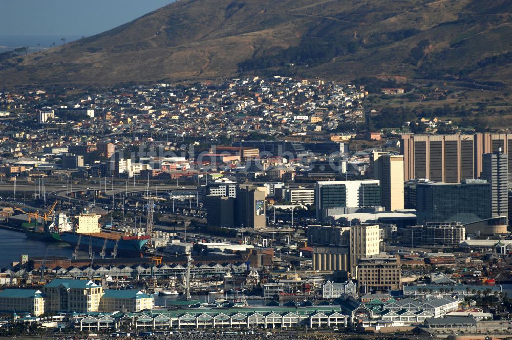 Kapstadt / Cap Town aus der Vogelperspektive: Stadtansicht / Cityscape Kapstadt / Cap Town in Südafrika / South Africa