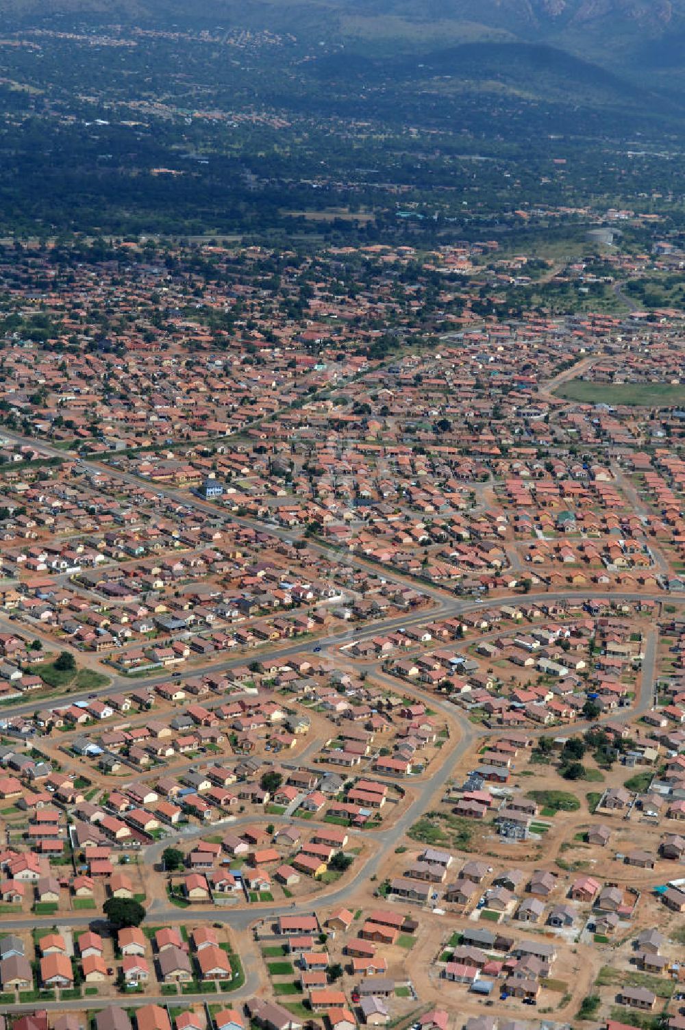 Luftaufnahme 14.02.2010 - Stadtansicht Cityscape von Rustenburg in Südafrika / South Africa