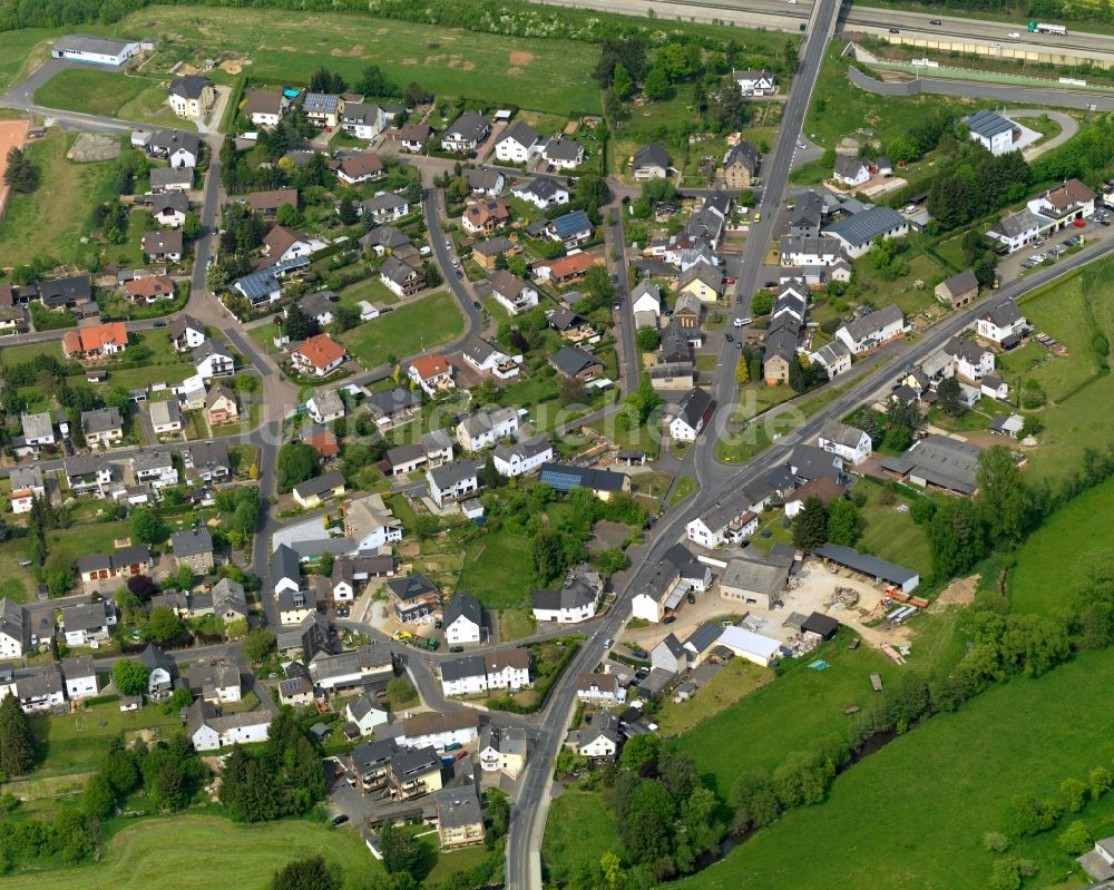 Deesen von oben - Stadtansicht von Deesen im Bundesland Rheinland-Pfalz