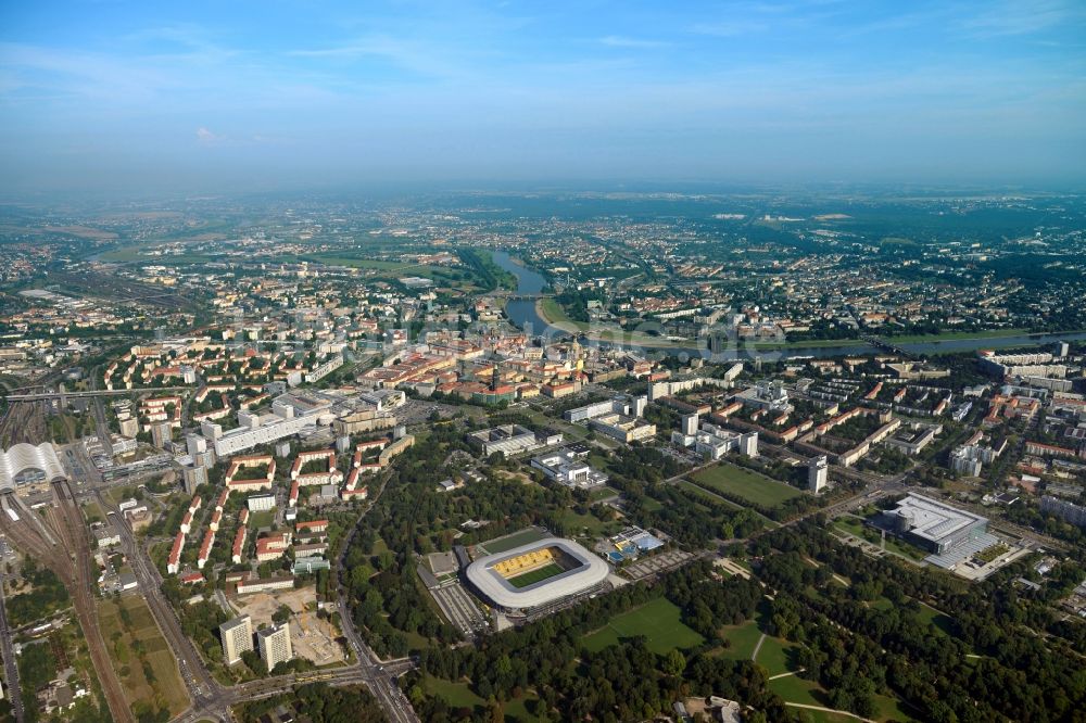 Dresden aus der Vogelperspektive: Stadtansicht von Dresden im Bundesland Sachsen