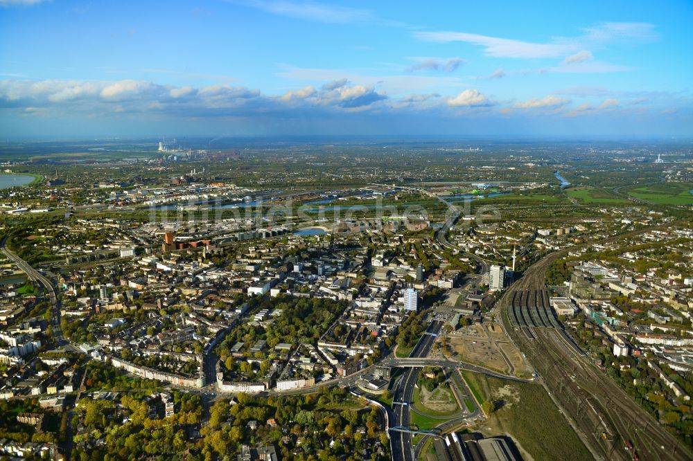 Duisburg aus der Vogelperspektive: Stadtansicht von Duisburg im Bundesland Nordrhein-Westfalen