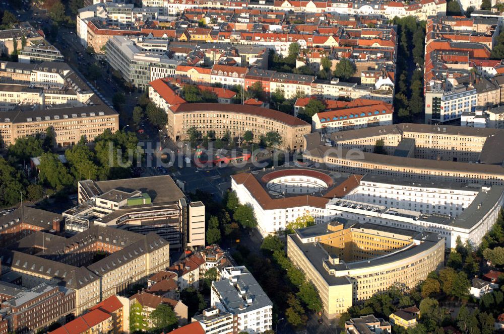 Berlin von oben - Stadtansicht auf einen Teil des Hohenzollerndamms in Berlin Charlottenburg-Wilmersdorf