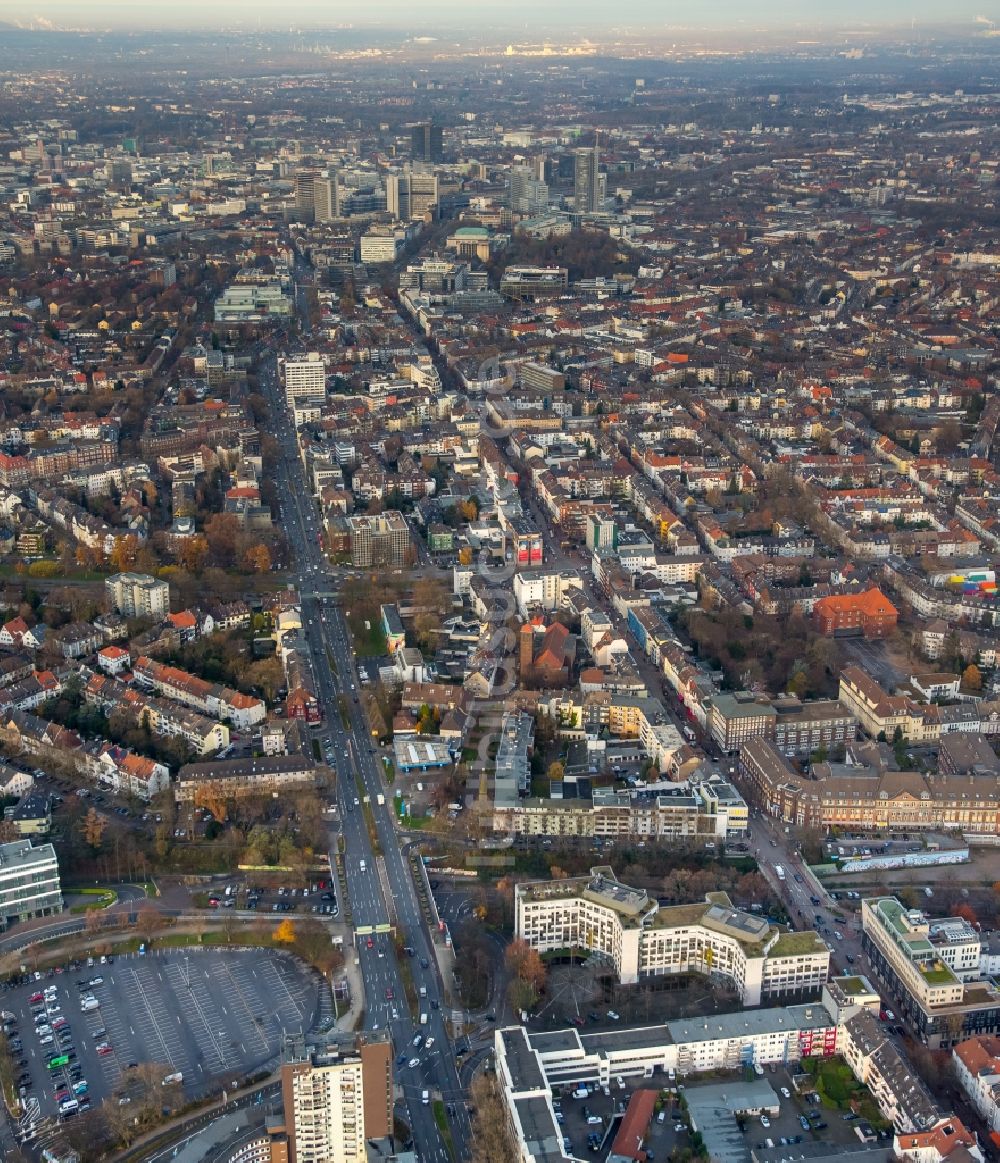 Luftbild Essen - Stadtansicht entlang der Alfredstraße - Bundesstraße B224 in Essen im Bundesland Nordrhein-Westfalen