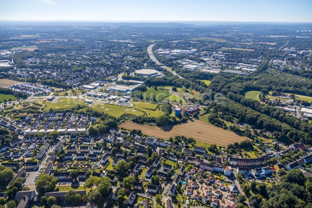 Luftaufnahme Bochum - Stadtansicht entlang der Dietrich-Benking-Straße im Stadtgebiet im Ortsteil Hiltrop in Bochum im Bundesland Nordrhein-Westfalen, Deutschland