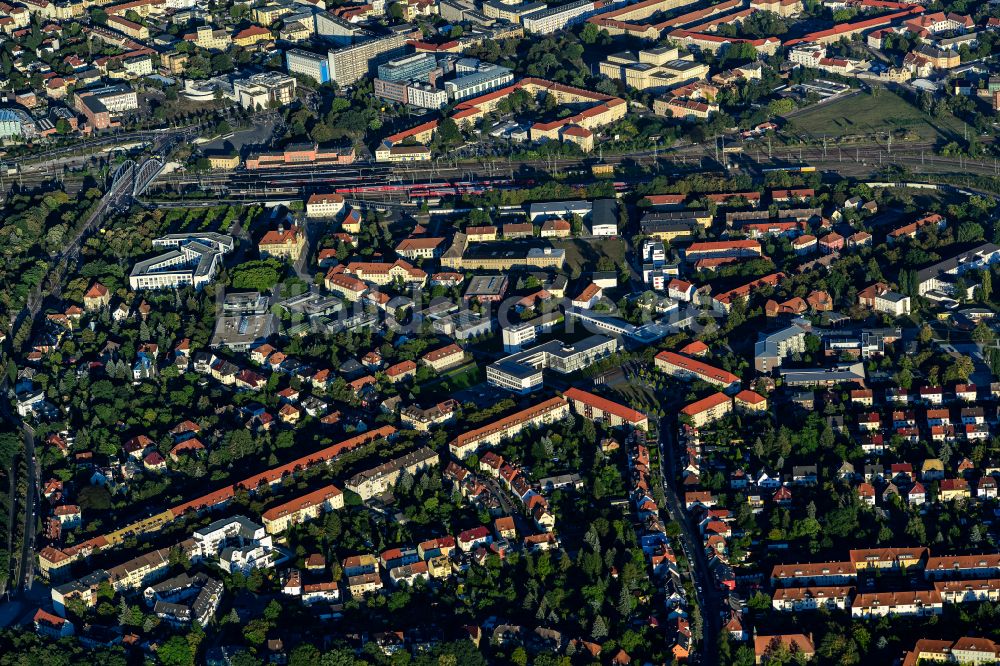 Dessau von oben - Stadtansicht entlang der Gropiusallee in Dessau im Bundesland Sachsen-Anhalt, Deutschland