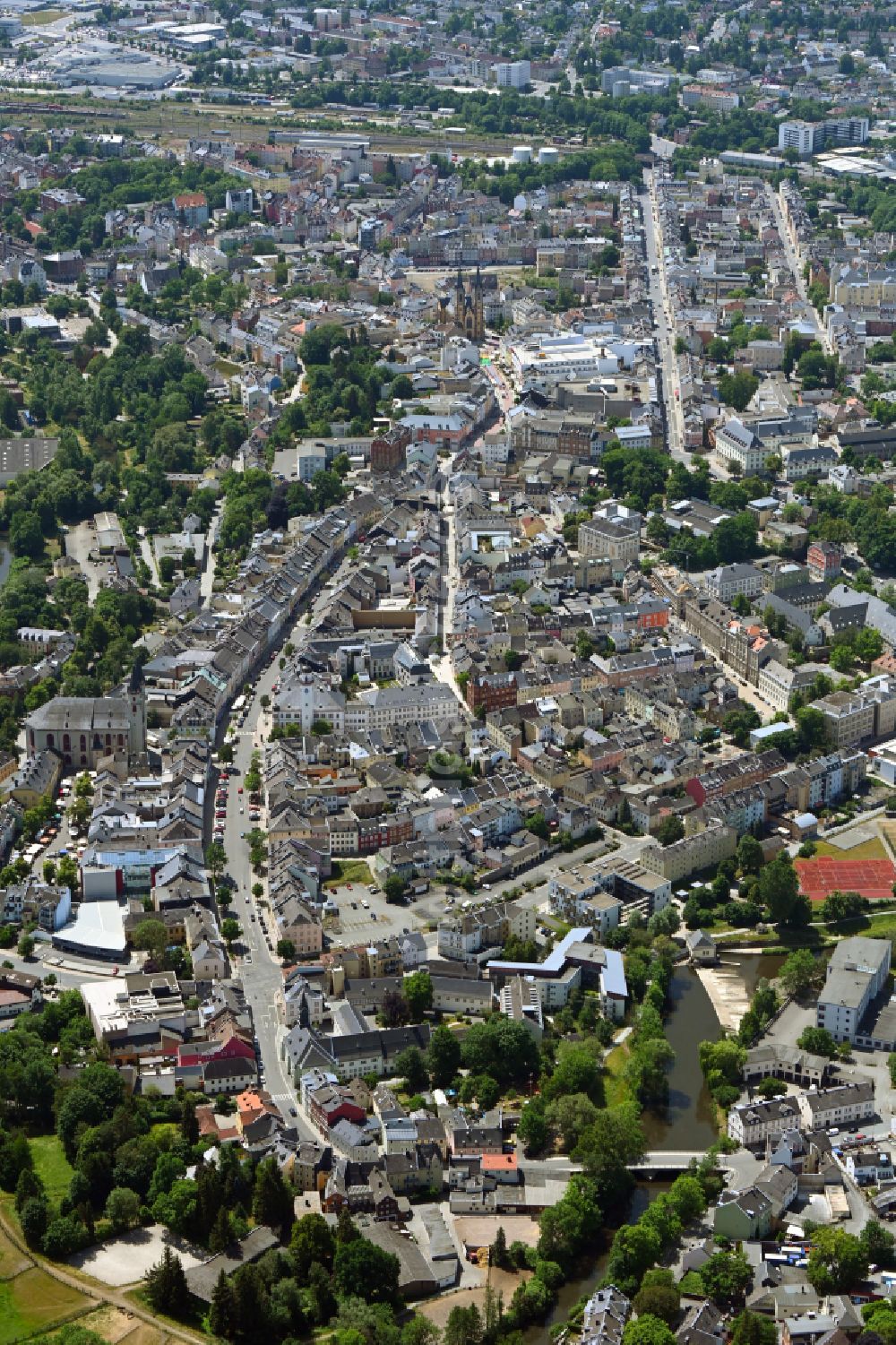 Luftaufnahme Hof - Stadtansicht entlang der Ludwigstraße in Hof im Bundesland Bayern, Deutschland