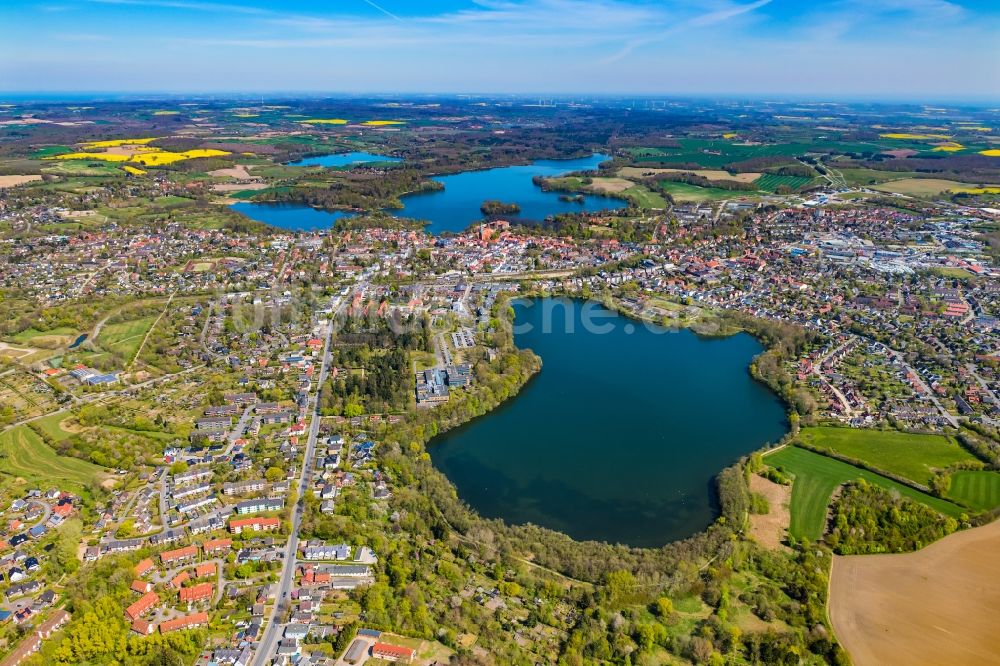 Eutin aus der Vogelperspektive: Stadtansicht Eutin mit dem Kleinen und Großen Eutiner See im Bundesland Schleswig-Holstein