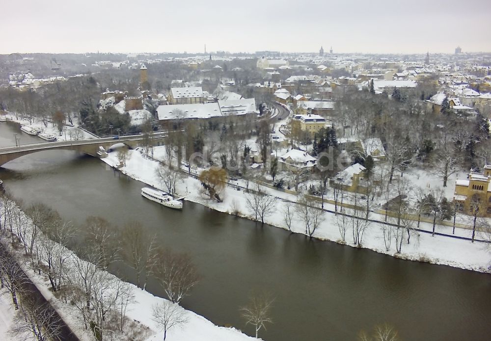 Luftbild Halle (Saale) - Stadtansicht vom Flußverlauf der Saale an der Krollwitzbrücke in Halle (Saale) im Bundesland Sachsen-Anhalt