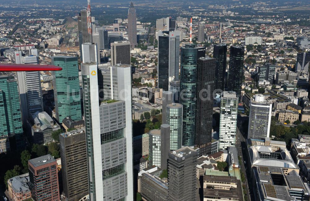 Frankfurt am Main aus der Vogelperspektive: Stadtansicht der Frankfurter Skyline