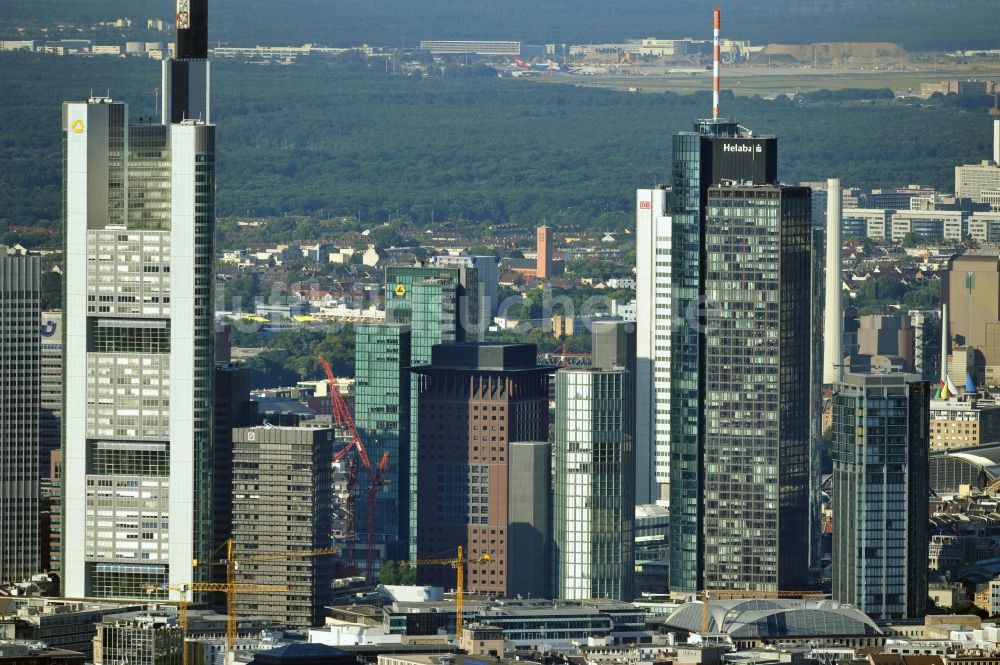 Frankfurt am Main von oben - Stadtansicht der Frankfurter Skyline am Main