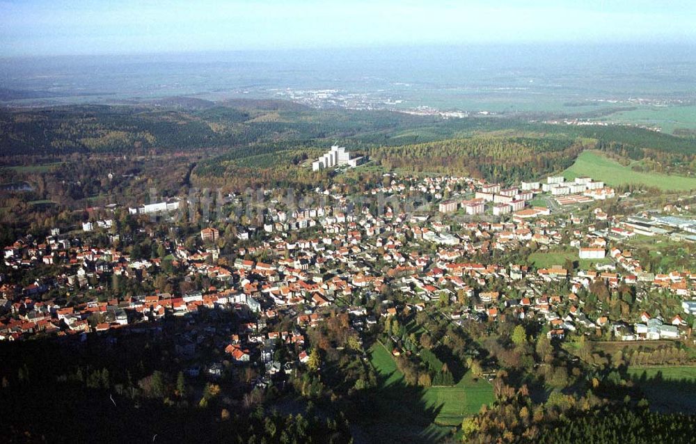 Luftaufnahme Friedrichroda / Thür. - Stadtansicht von Friedrichroda in Thüringen aus südlicher Richtung.