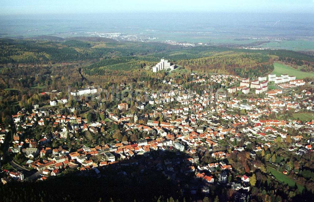 Luftaufnahme Friedrichroda / Thür. - Stadtansicht von Friedrichroda in Thüringen aus südlicher Richtung.