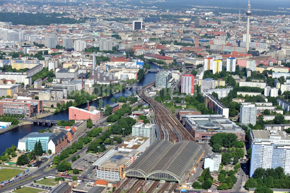 Berlin Friedrichshain von oben - Stadtansicht Friedrichshain, Kreuzberg, Mitte Berlin