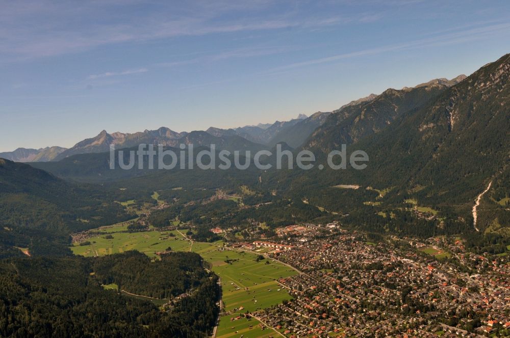 Luftbild Garmisch-Partenkirchen - Stadtansicht von Garmisch-Partenkirchen in Bayern