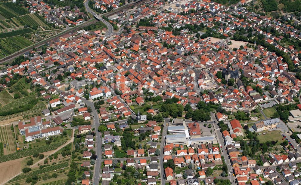 Gau-Algesheim aus der Vogelperspektive: Stadtansicht Gau-Algesheim