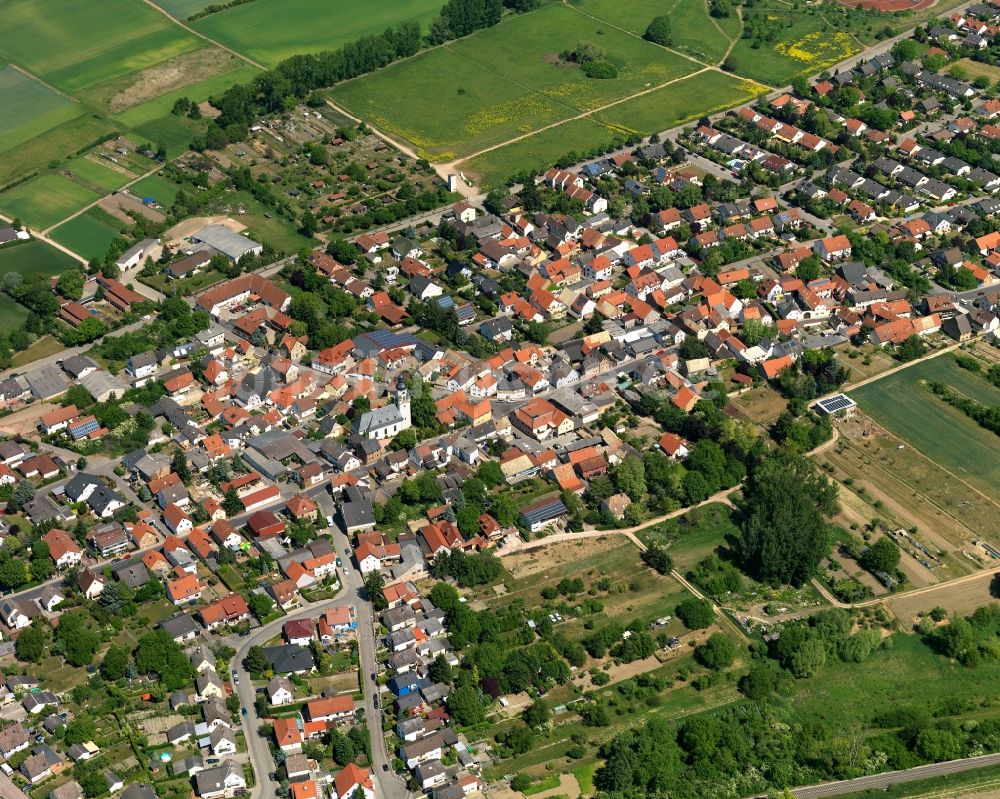 Gau-Weinheim, Ober-Saulheim aus der Vogelperspektive: Stadtansicht von Gau-Weinheim, Ober-Saulheim im Bundesland Rheinland-Pfalz