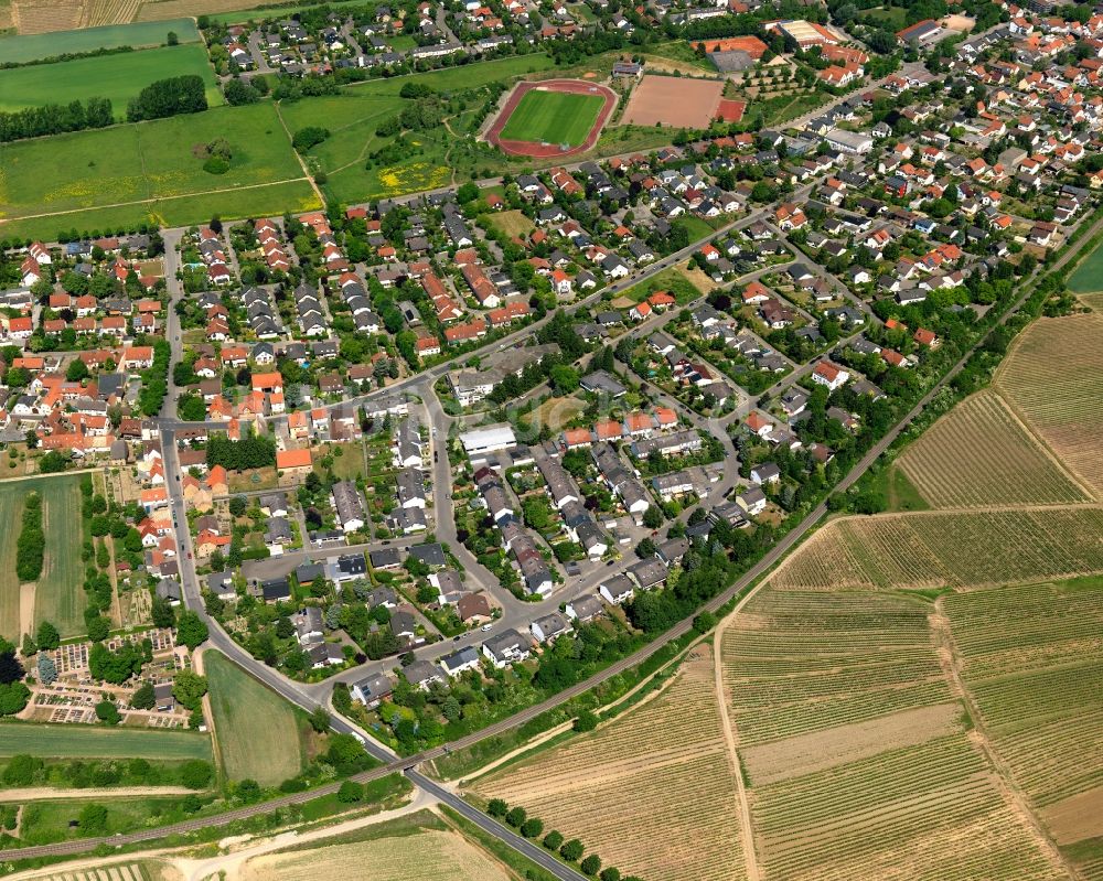 Gau-Weinheim, Ober-Saulheim aus der Vogelperspektive: Stadtansicht von Gau-Weinheim, Ober-Saulheim im Bundesland Rheinland-Pfalz