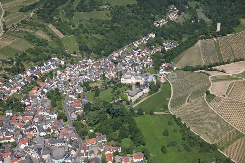 Luftaufnahme Kiedrich - Stadtansicht der Gemeinde Kiedrich im Rheingau-Taunus-Kreis in Hessen