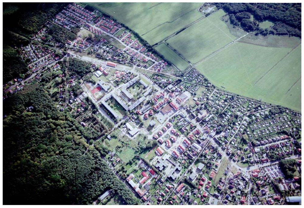 Graal-Müritz / Mecklenburg Vorpommern aus der Vogelperspektive: Stadtansicht von Graal-Müritz aus 7000ft Höhe mit dem Wohnneubaugebiet der HAWO KG / 27.09.02