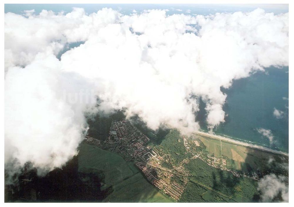 Luftbild Graal-Müritz / Mecklenburg Vorpommern - Stadtansicht von Graal-Müritz aus 7000ft Höhe mit dem Wohnneubaugebiet der HAWO KG / 27.09.02