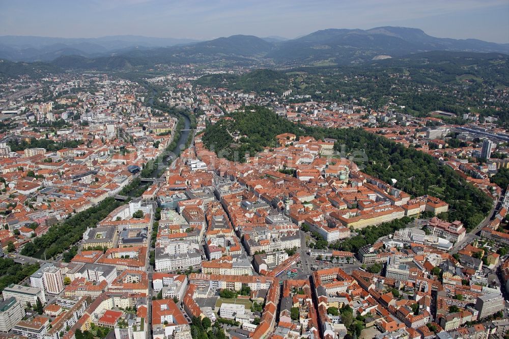 Graz aus der Vogelperspektive: Stadtansicht von Graz in der Steiermark