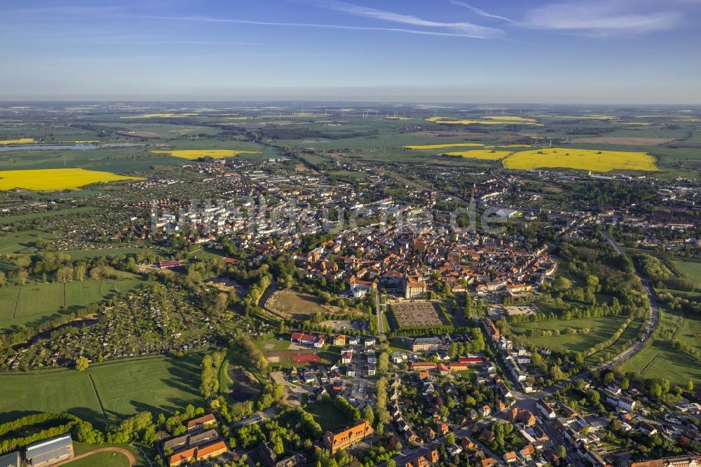 Güstrow aus der Vogelperspektive: Stadtansicht von Güstrow im Bundesland Mecklenburg-Vorpommern