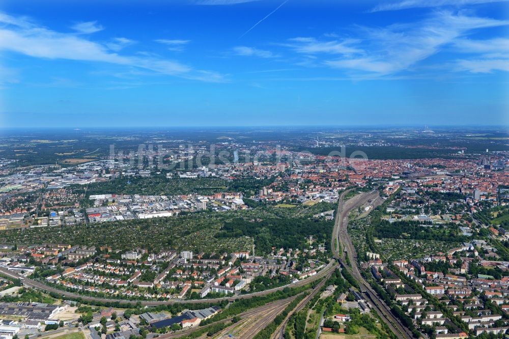 Hannover aus der Vogelperspektive: Stadtansicht Hainholz im Stadtgebiet in Hannover im Bundesland Niedersachsen, Deutschland